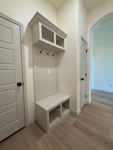 510 Stone Creek Dr, Coahoma, TX 79511