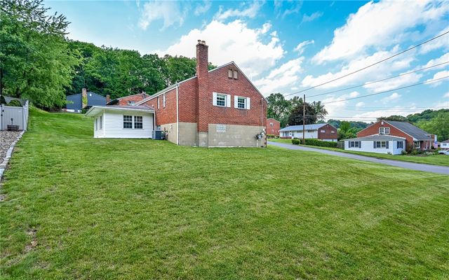101 Upper Dr, Ross Twp, PA 15214
