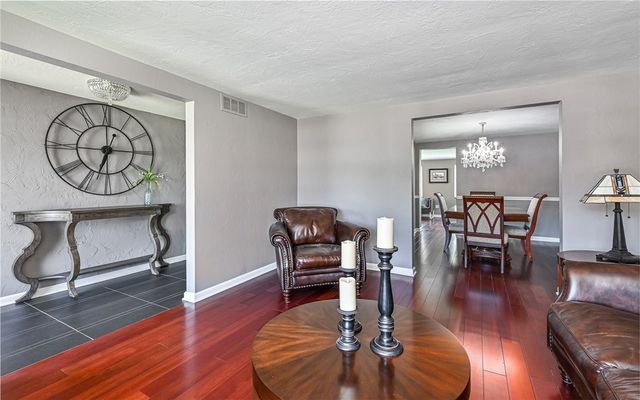 101 Upper Dr, Ross Twp, PA 15214