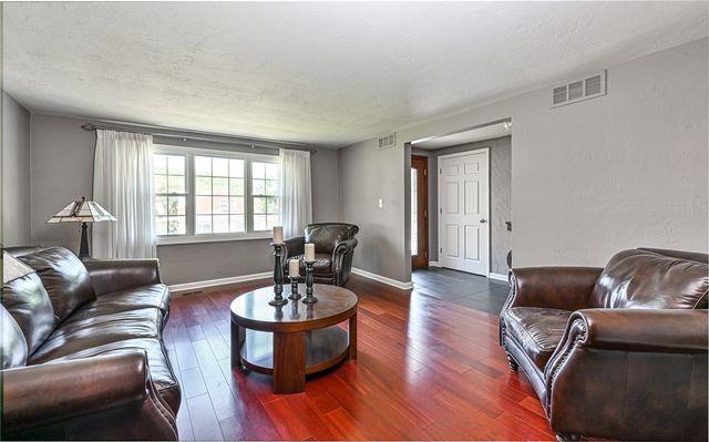 101 Upper Dr, Ross Twp, PA 15214