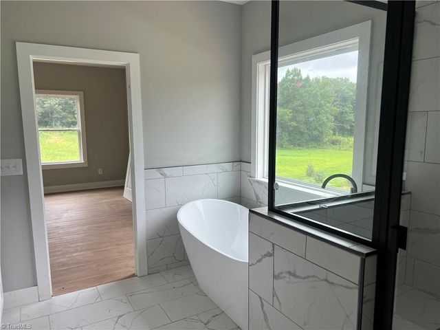 469 Lenalan Drive, Lexington, NC 27295