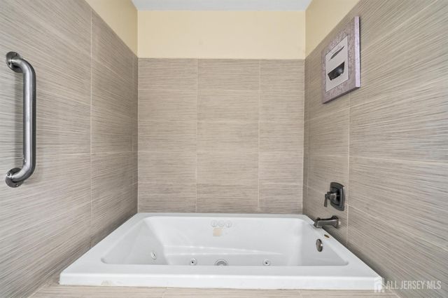 1-C Cambridge Drive, Monroe, NJ 08831