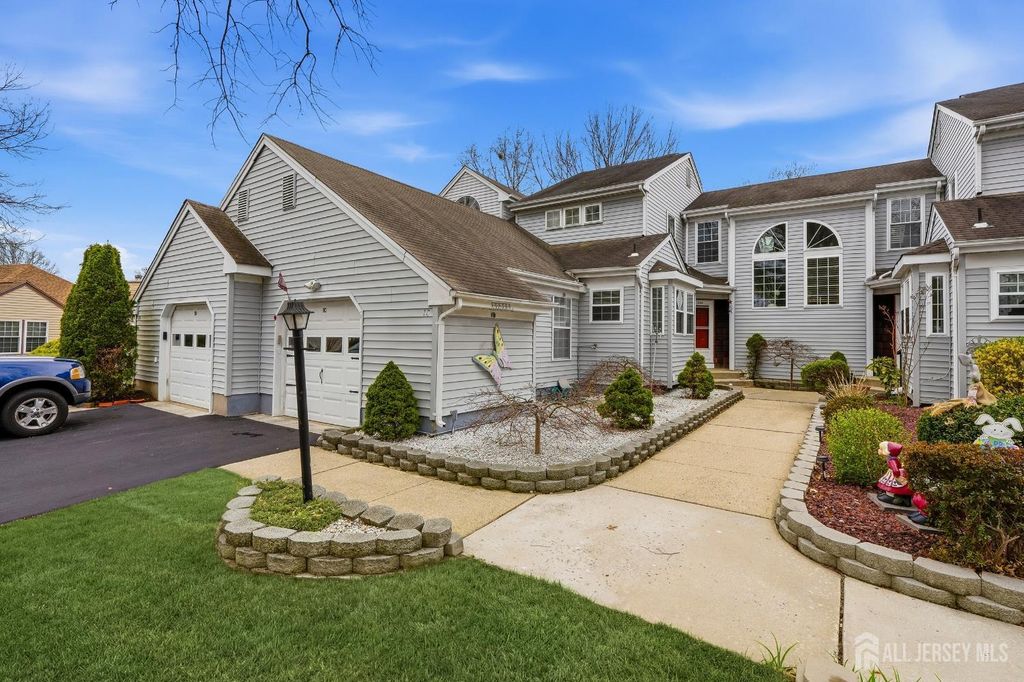 1-C Cambridge Drive, Monroe, NJ 08831