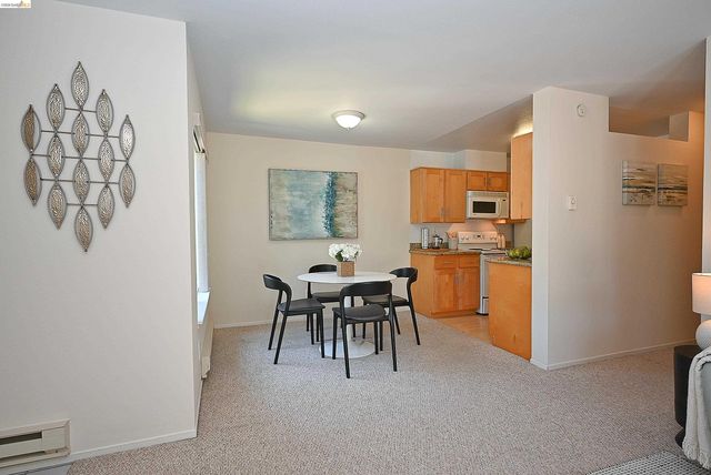 58 Marina Lakes Dr, Richmond, CA 94804