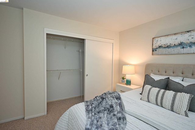 58 Marina Lakes Dr, Richmond, CA 94804