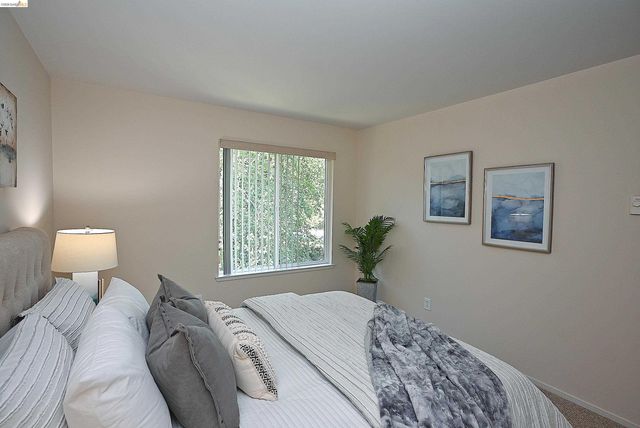 58 Marina Lakes Dr, Richmond, CA 94804