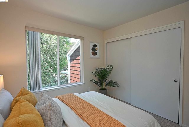 58 Marina Lakes Dr, Richmond, CA 94804