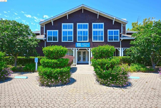 58 Marina Lakes Dr, Richmond, CA 94804