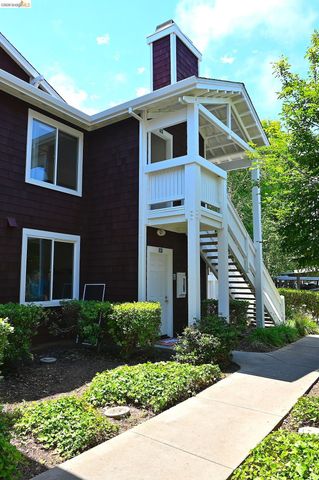 58 Marina Lakes Dr, Richmond, CA 94804