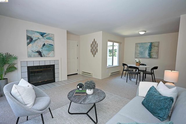 58 Marina Lakes Dr, Richmond, CA 94804