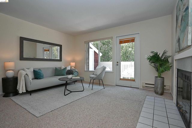 58 Marina Lakes Dr, Richmond, CA 94804