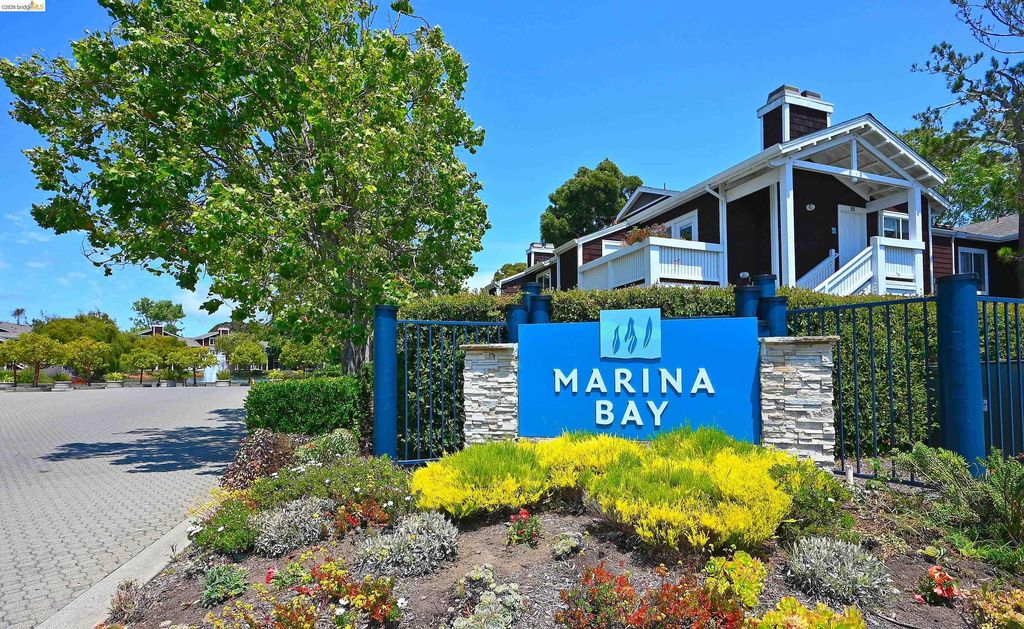 58 Marina Lakes Dr, Richmond, CA 94804