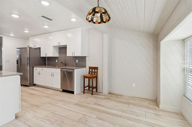 9628 DAVIS ROAD, Tampa, FL 33637