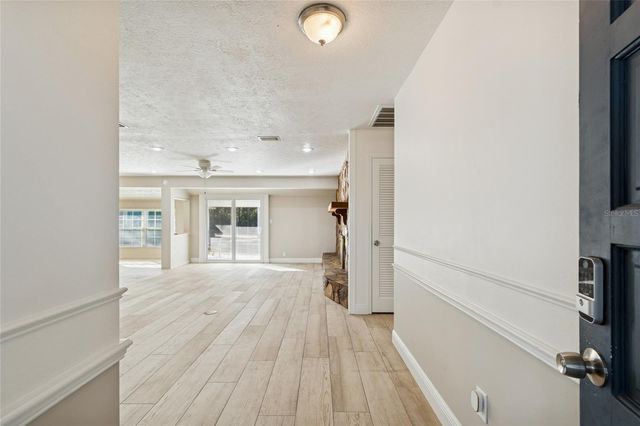 9628 DAVIS ROAD, Tampa, FL 33637