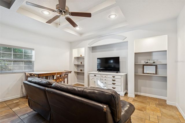 9628 DAVIS ROAD, Tampa, FL 33637