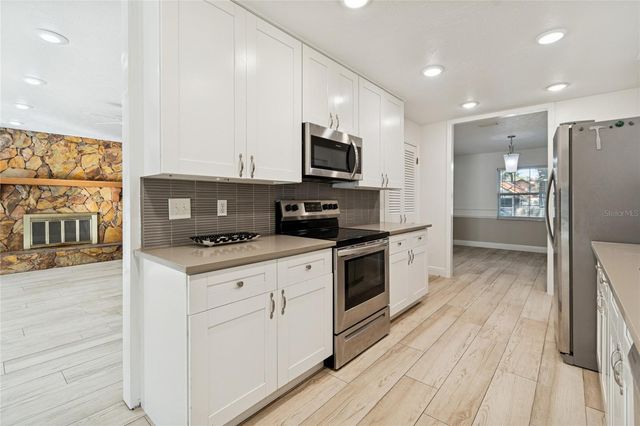 9628 DAVIS ROAD, Tampa, FL 33637