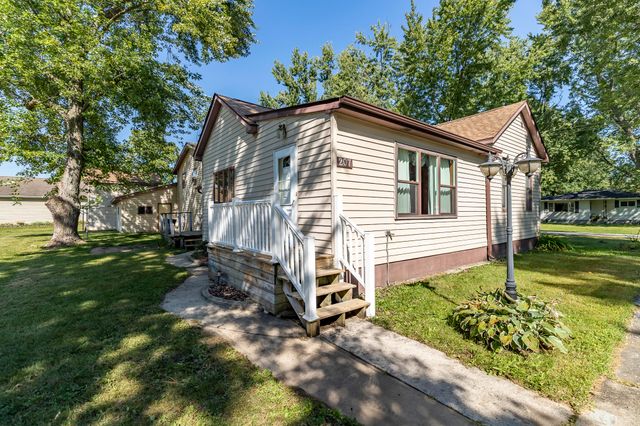 207 N Washington Street, Wanatah, IN 46390