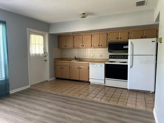 2301 W BAY DRIVE, Largo, FL 33770