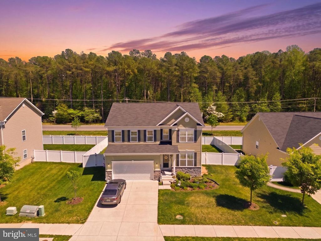 Image 1 of property listing at 20724 HILTON RUN CT, Lexington Park, MD 20653