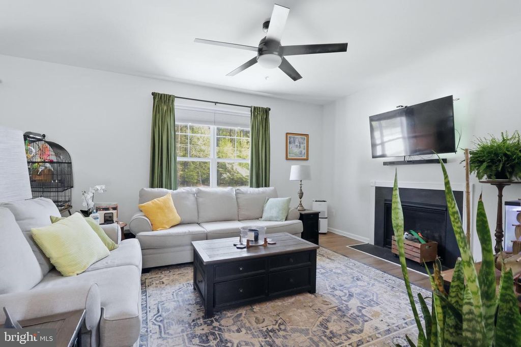 Image 14 of property listing at 20724 HILTON RUN CT, Lexington Park, MD 20653