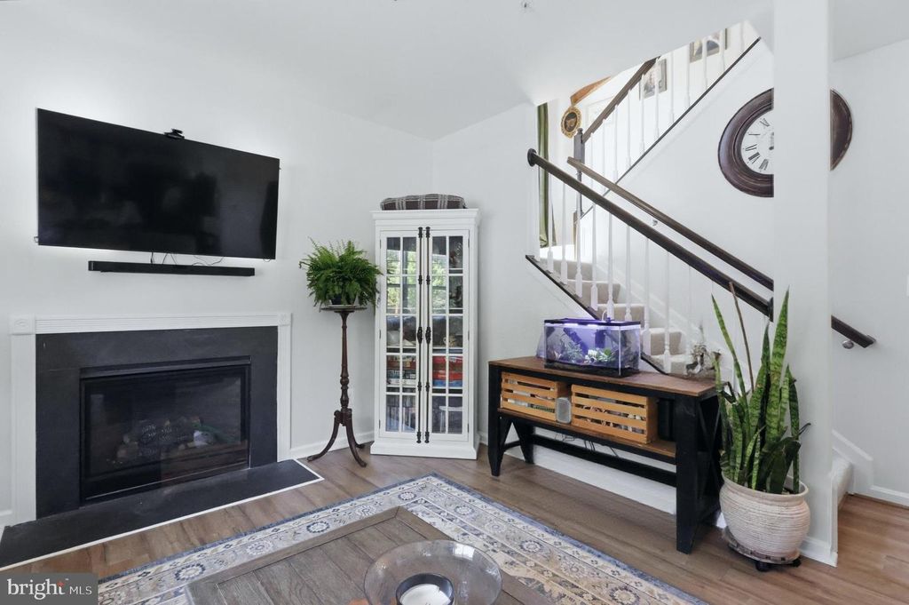 Image 15 of property listing at 20724 HILTON RUN CT, Lexington Park, MD 20653