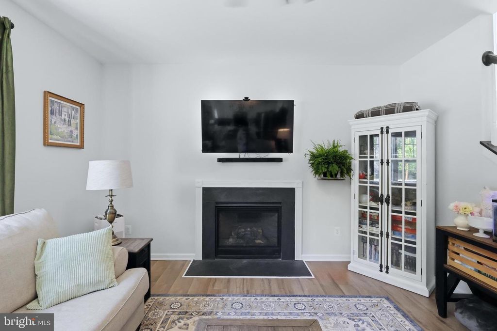 Image 16 of property listing at 20724 HILTON RUN CT, Lexington Park, MD 20653