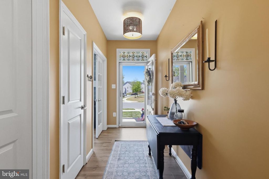 Image 4 of property listing at 20724 HILTON RUN CT, Lexington Park, MD 20653