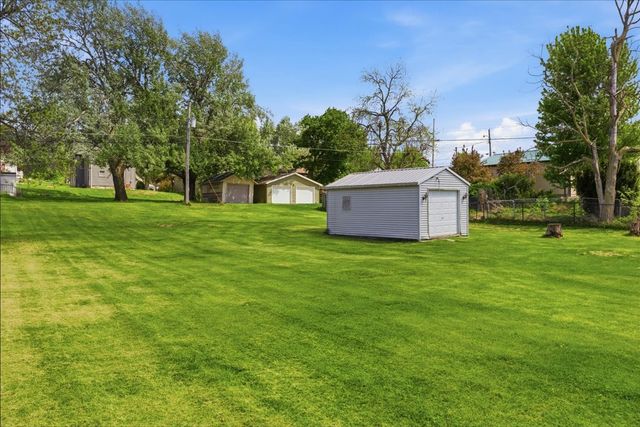 610 Center Street, Grinnell, IA 50112