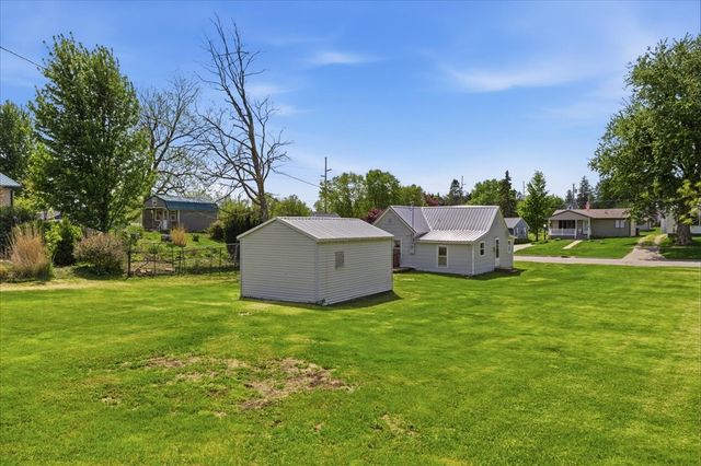 610 Center Street, Grinnell, IA 50112