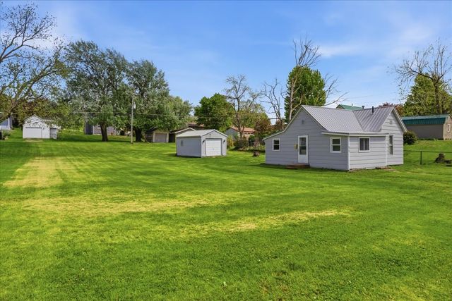 610 Center Street, Grinnell, IA 50112