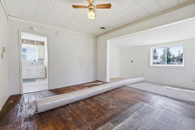 610 Center Street, Grinnell, IA 50112