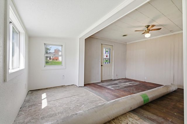 610 Center Street, Grinnell, IA 50112