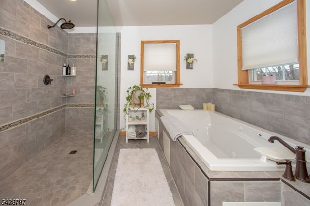 70 Holland Rd, Wantage Twp., NJ 07461