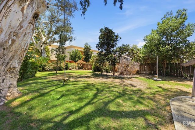 1321 N Street, Bakersfield, CA 93301