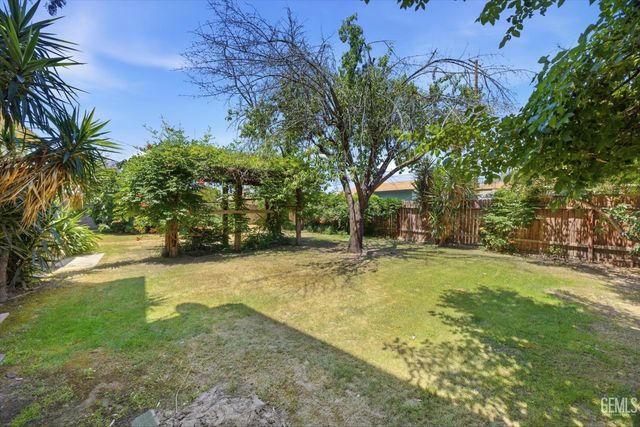 1321 N Street, Bakersfield, CA 93301