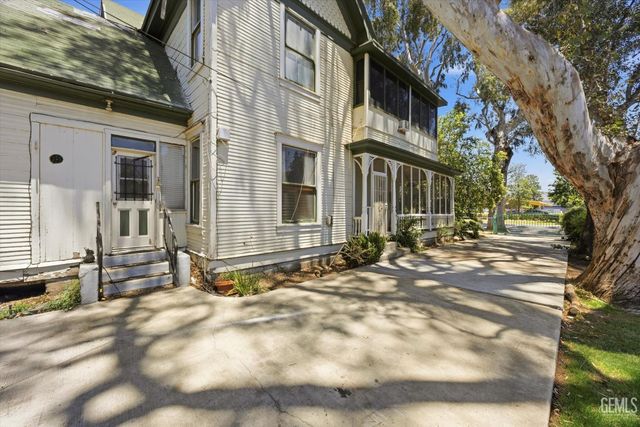 1321 N Street, Bakersfield, CA 93301