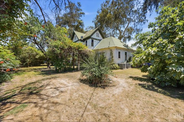 1321 N Street, Bakersfield, CA 93301