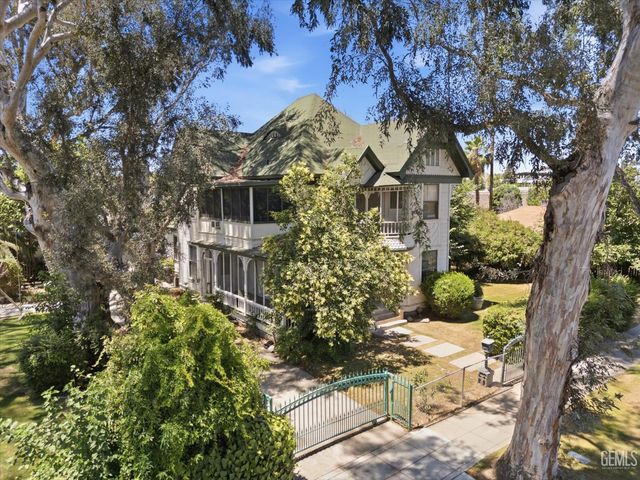 1321 N Street, Bakersfield, CA 93301