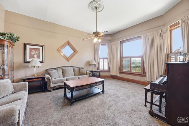 1321 N Street, Bakersfield, CA 93301