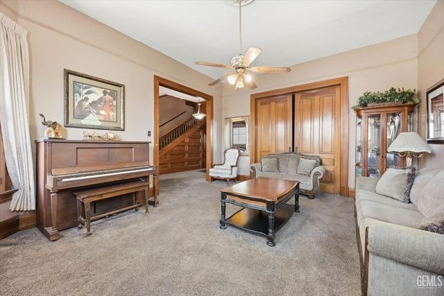 1321 N Street, Bakersfield, CA 93301