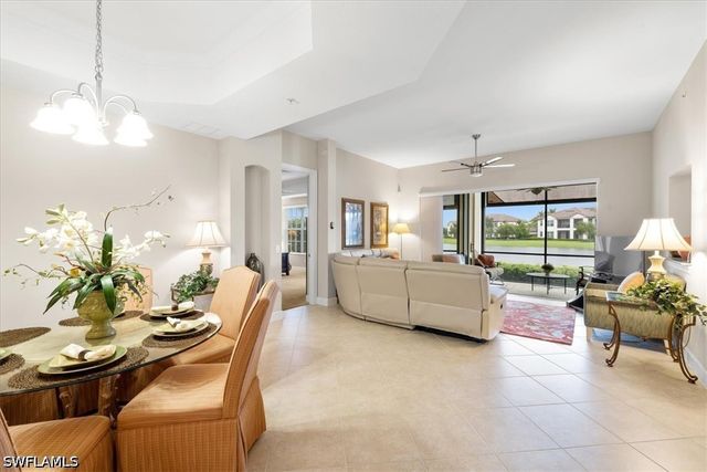8051 Players Cove DR 102, Naples, FL 34113