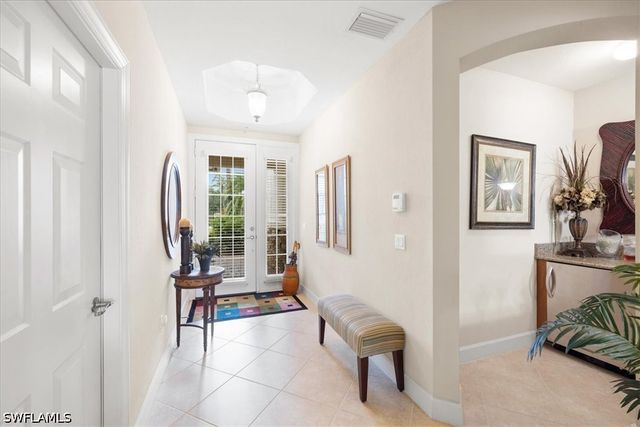 8051 Players Cove DR 102, Naples, FL 34113