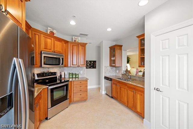 8051 Players Cove DR 102, Naples, FL 34113