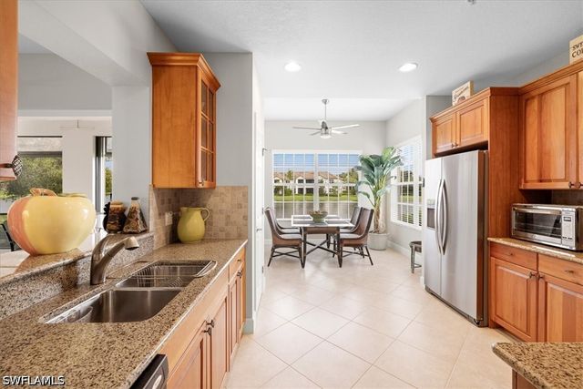 8051 Players Cove DR 102, Naples, FL 34113