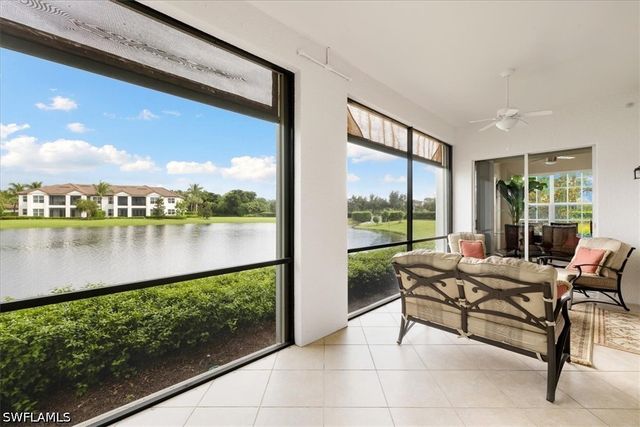 8051 Players Cove DR 102, Naples, FL 34113