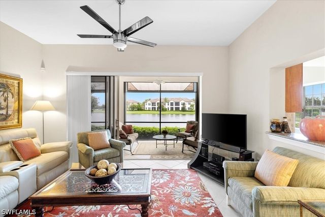 8051 Players Cove DR 102, Naples, FL 34113