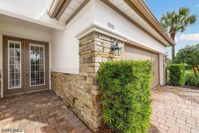 8051 Players Cove DR 102, Naples, FL 34113