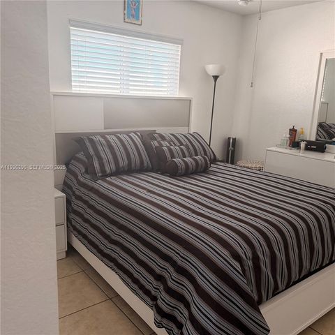 2850 NW 56th St, Miami, FL 33142