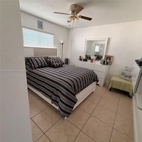 2850 NW 56th St, Miami, FL 33142