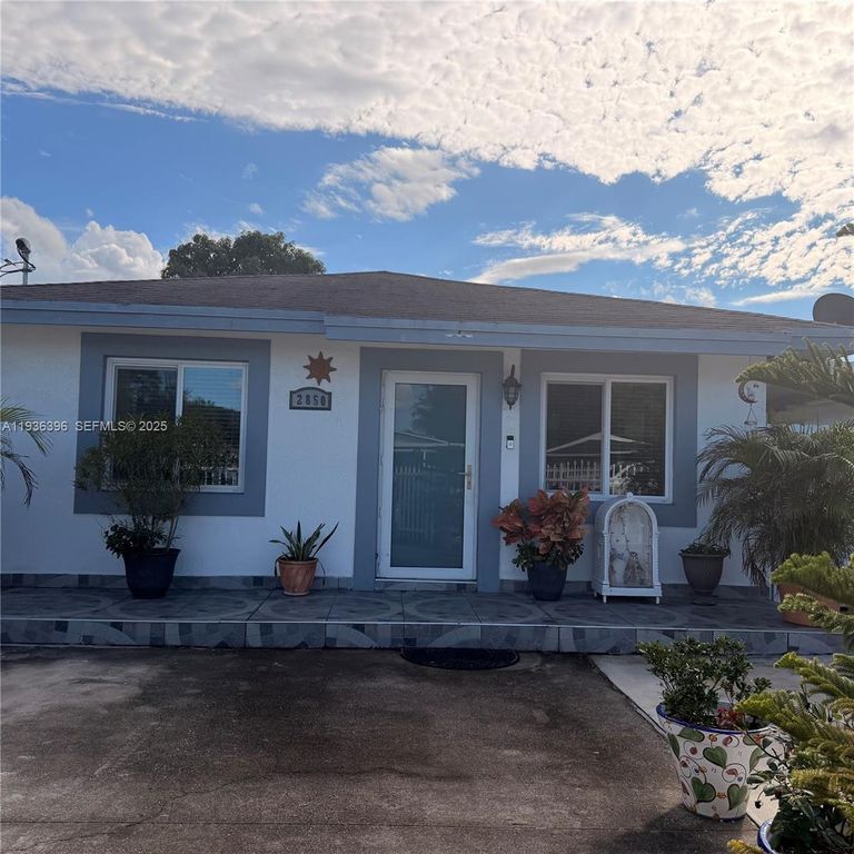 2850 NW 56th St, Miami, FL 33142